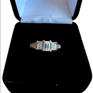 1.25ctw Emerald Cut 3 Stone Diamond Ring